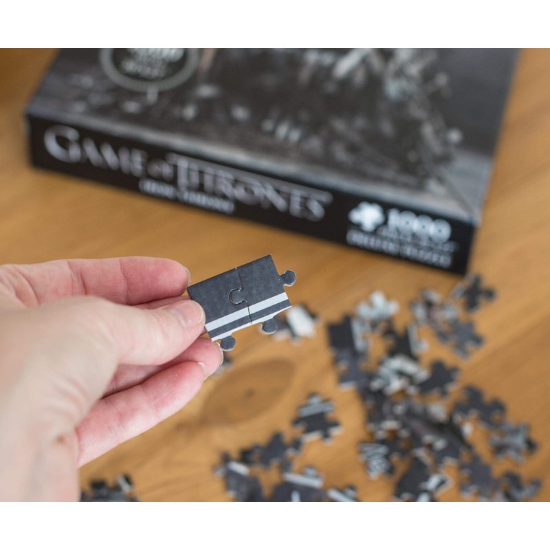 Dark Horse Deluxe Game of Thrones: Iron Throne Deluxe Puzzle