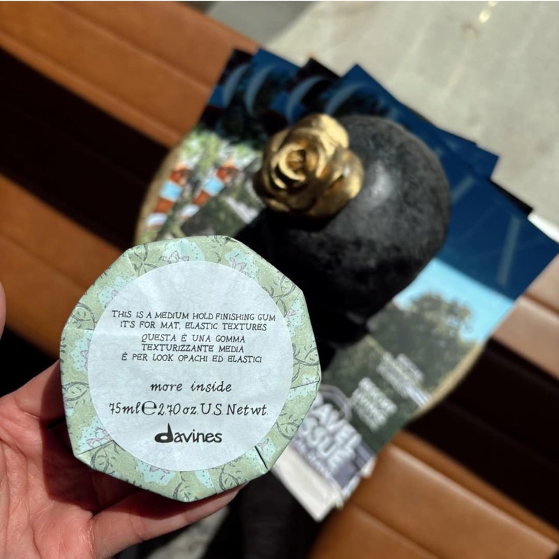 Davines This Is A Medium Hold Finishing Gum, Residue-Free Lightweight