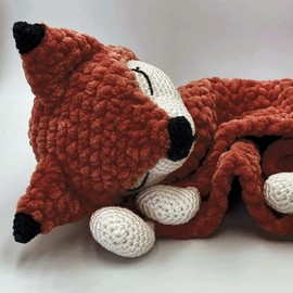 myboshi Fox Crochet Set for Advanced Skilled Skulls Including Velvet Yarn, No.2 Wool, Crochet Hooks, Filling Wadding, Stitch Markers, Wool Needles, 100% Polyester, Red with Crochet Hook