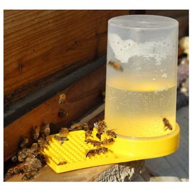HAOHIZE Plastic Bee Feeder, Beehive Drinking Bowl Bee Keeping Equipment Beehive Beekeeping Water Dispenser Bee Drinking Honey Beehive Entrance Feeder Beekeeper Tools