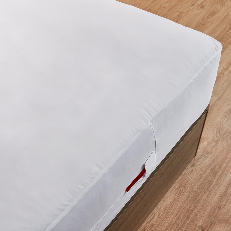 Pikolin Home - Sanitary Mattress Protector – Waterproof, Breathable, white
