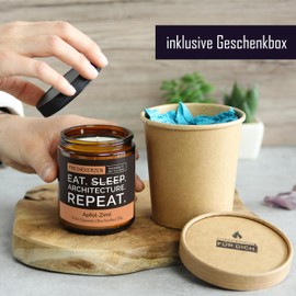 Lustige Duftkerze mit Spruch für Architekten | Handgemacht aus Sojawachs | In Geschenkbox | Nachhaltiges Valentinsgeschenk für Studenten, Bachelor |Apfel-Zimt