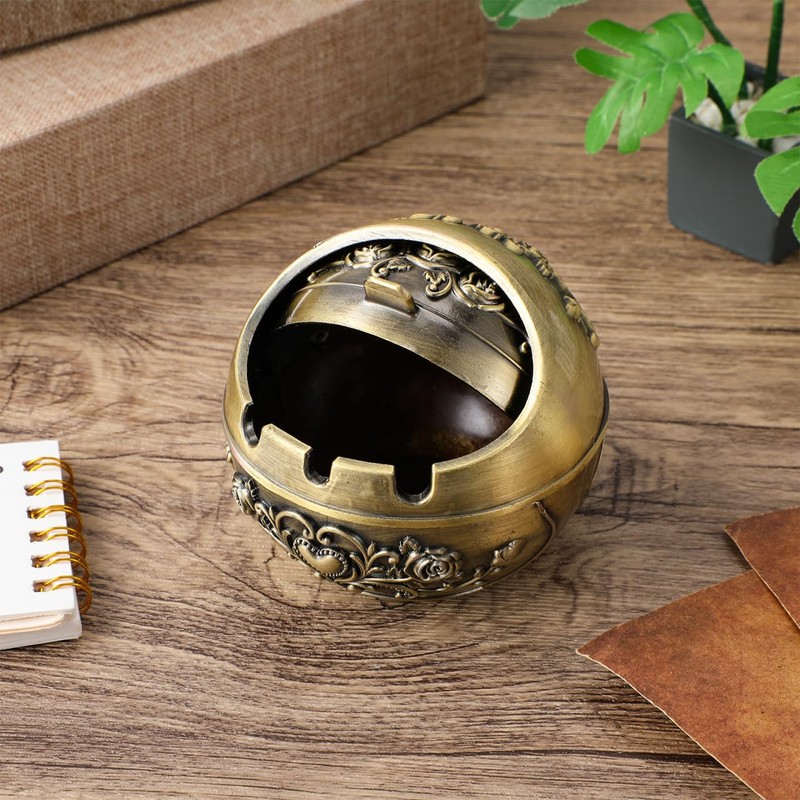 Creative Ashtray with Lid Portable Small Round Ash Tray for