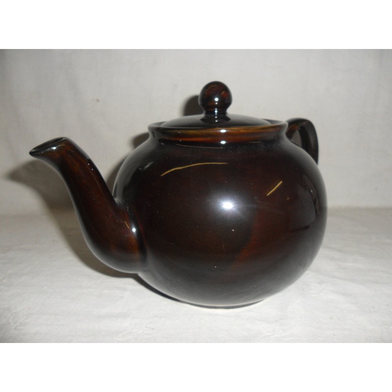 Brown Betty 6 Cup teapot