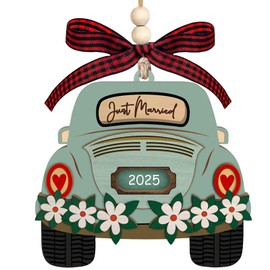 Wedding Gifts, 2025 Mr and Mrs Gifts Just Married Keepsake Bridal Shower Gift, 1st Married Christmas Ornament, Rustic Wooden Hanging Ornament Car Decor for Honeymoon Newlyweds Engagement Couples