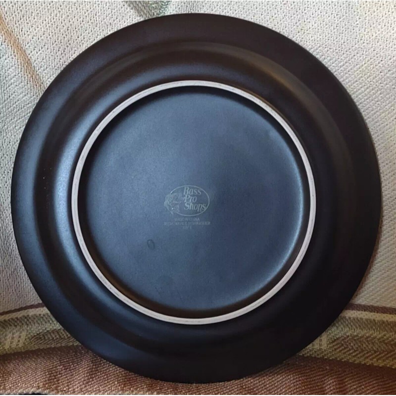 Bass Pro Shop Dinner plate: Bass Pro Shops White River