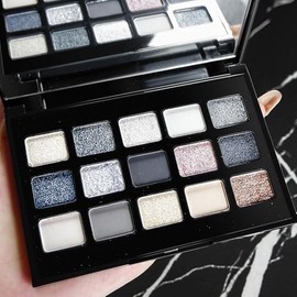 15 Colors Matte Shimmer Pearlescent Eyeshadow Palette for Eye Makeup,High Pigmented Smoky Dark Punk Metal Eye Shadow Primers Powder Palet, Flashing sombras de ojos for Cosplay - Black Gold Blue Brown