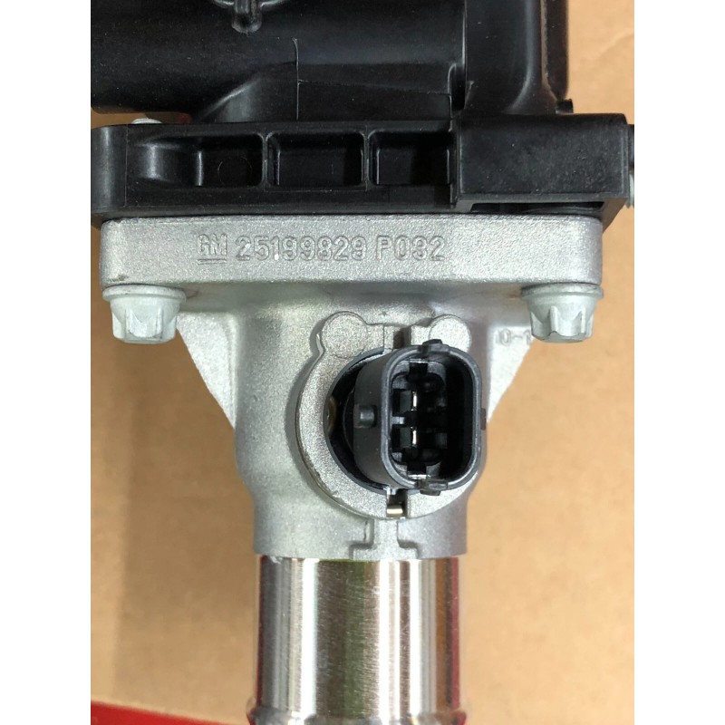 GM GENUINE GM 25199826 ENGINE COOLING THERMOSTAT HOUSING FOR 2009-11