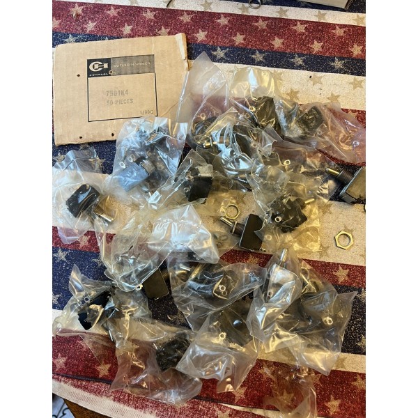 Cutler-Hammer * Quantity 4 * Culler-Hammer 7561K4 Maintained Toggle Switch