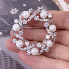 HAISWET Wedding Sparkle Brooch Pin Elegant Cubic Zirconia Simulated Pearl Wreath Broach
