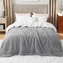 Bedsure Sherpa Blanket King Size for Bed - Herringbone Fleece Thick Warm Blanket for Winter, Fuzzy Soft Cozy Gift Blanket, Grey, 108x90 Inches