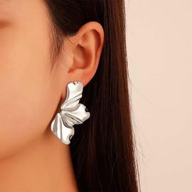 Inilbran Punk Exaggerated Flower Earrings Silver Flower Studs Earrings Vintage Metal Flower Earrings Irregular Flower Earrings Jewelry for Women and Girls