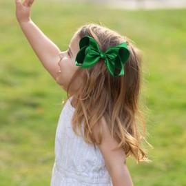 OAOLEER 2PCS 4.5inch Hair Bows for Girls, Green Sparkling Satin Alligator Clips Sparkling Ribbon Bow Hair Accessories for Girls Infants Toddlers Kids Teens Children (Green)