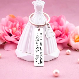 Mr And Mrs Keychain Wedding Gifts For Couples 2025 Bridal Shower Gifts Just Married Decorations Wedding Gift Ideas For Married Couple Newly Wed Gift For The Couple For New Year
