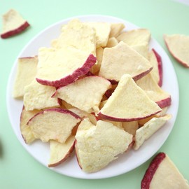Freeze dried apple crisps 3.17oz, dehydrated apple chunks, fruit chips, dried fruits, soaked in water, brewed tea, apple snacks, baked goods