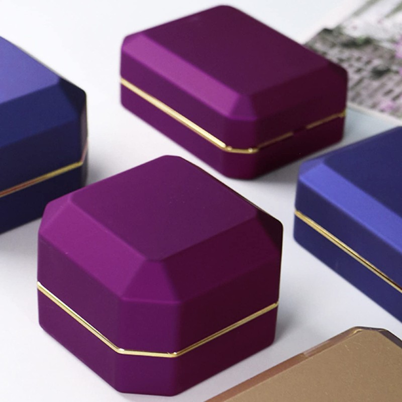 AVESON Luxury Ring Box, Square Velvet Wedding Ring Case Jewelry