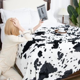 Lightweight Kids Blanket Soft Blankets Black and White Fuzzy Cozy Fleece Throw Blanket Cute Stuff Decor Gifts for Girls Boys Teenage