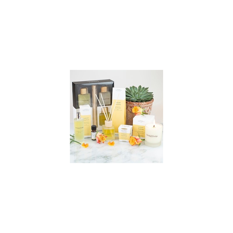 AromaWorks Mandarin & Vetivert Candle 220g