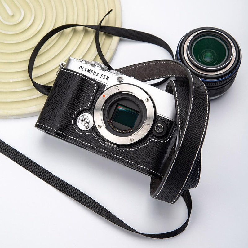 DBZZ E-P7用本革ハーフケース, メタル底板付き OLYMPUS PEN用 ブラック