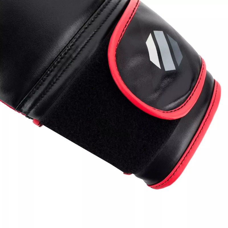 UFC 16 OZ MUAY THAI TRAINING GLOVES, BLACK/RED *NEW