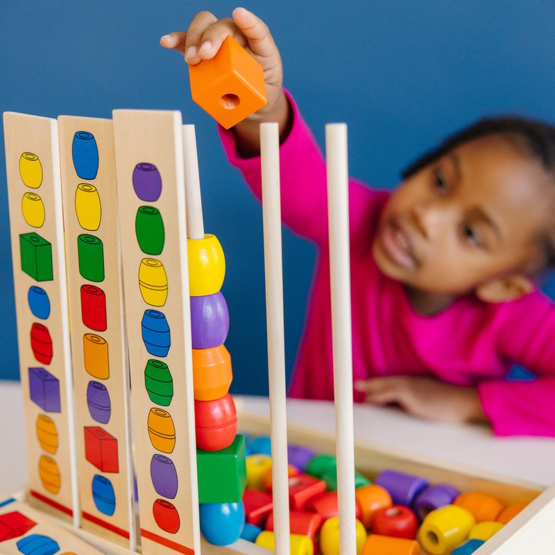Melissa & Doug Bead Sequencing Set with 46 Wooden Beads