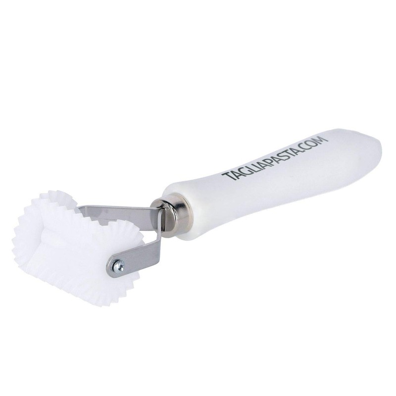 Pasta & Pastry Cutter, 4 Fluted Squares Every Rotation, with