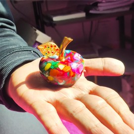 Xingyuexuan Unique Hand-Painted Crystal Apple Paperweight – Artisan Crafted Desk Decoration, Natural Stone & Resin Apple Lover Gift for Home, Office, Kitchen Decor (Colored Seashells)