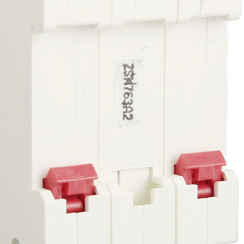 3P Direct Current Circuit Breaker Practical Small Circuit Breaker for