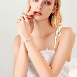 CheersLife Sister Gift, Gift Sister Birthday, Gifts for Sister, Star Heart Clover Butterfly Bracelet Women's Girlfriend - Christmas Valentine's Day