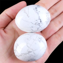 YATOJUZI 1PCS White Howlite Stone 1.6"-2" Crystals and Healing Stones Crystal Palm Polished Worry Stones Rocks Gemstones for Meditation Chakra Balancing Gifts for Women Men
