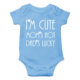 Body para bebé con Texto en inglés"I'm Cute, Mom'S Hot, Dad'S Lucky, Funny Infant Creeper", Azul Claro, 6 Meses