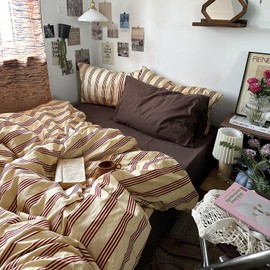 Queen Size Reddish-Brown & Yellow Striped Duvet Cover Set - 3 Piece Vintage Aesthetic Bedding Set, Cotton, Minimalist Design, Soft & Breathable Duvet Cover with Zipper Ties