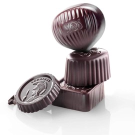 Leonidas Valentine Velvet Heart Gift Box, 30 Assorted Pralines, Creams, Truffles