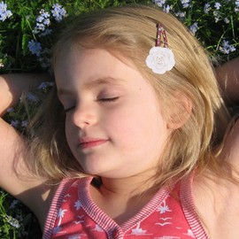 Sewroro Silicone Beads 28pcs Rose Flower Polymer Clay Charms Floral Pendants Flatback Cabochons Embellishment for Jewelry Making DIY Bracelet Necklace Hair Clip Accessories White Crimp Beads