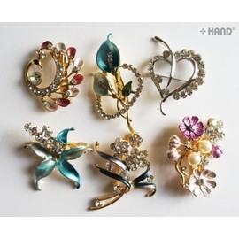 HAND ® No.035 3 Assorted Brooches with Crystal Rhinestones for All Occasions