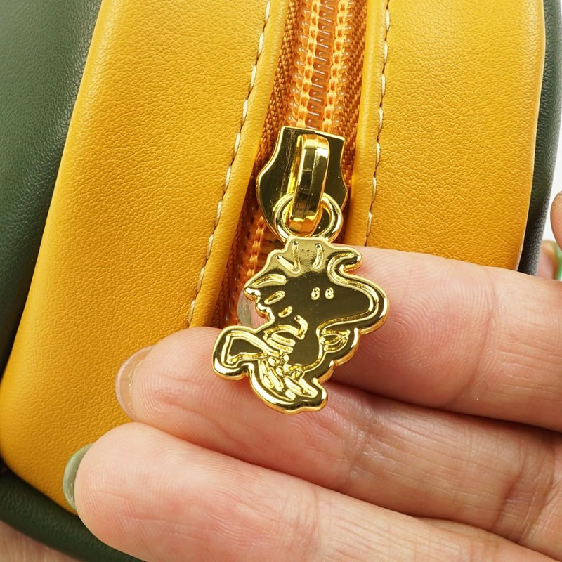 e-mono Snoopy Cosmetic Pouch, Large Capacity, Small Storage, Zipper, Cute,