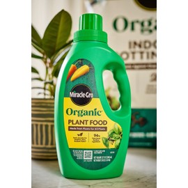 Miracle-Gro Miracle-Gro Organic Plant Food, Made from Plants for All Plants, Use with Indoor or Outdoor Container Plants and In-Ground Gardens, OMRI Listed, 32 oz.