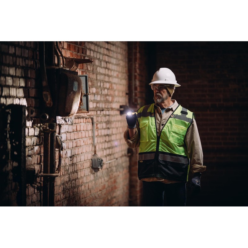 Streamlight 88604 PolyTac X 600-Lumen 11485-Candela Professional Tactical LED Flashlight