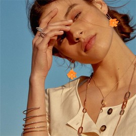 WCRAZYE Bohemian Daisy Flower Earrings Necklace Sets for Women Unique Trendy Boho Matte 3D Gold Flower Floral Petal Statement Earring Wedding Jewelry (Orange)