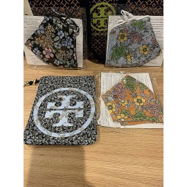 Tory Burch Set of 3 Face Mask Spring Flower Blossom Face Mask w Travel Pouch New