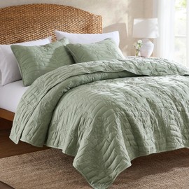 R.SHARE Farmhouse Decor Quilt Bedding Set Queen Size Sage Green, Country Floral Bedspread, Flower Bedding with Pillow Shams, Rustic Nature Lightweight Coverlet Spring Summer