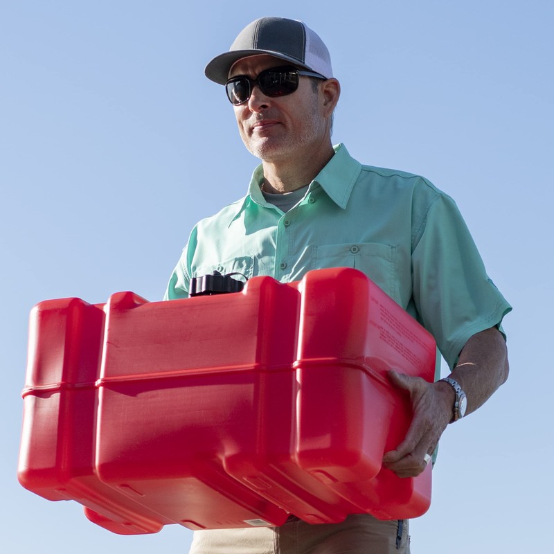 Scepter Marine 08667 Rectangular Fuel Tank - 9 Gallon, Red