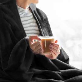 BEDELITE Large Blanket Warm Microfiber Flannel Blanket for All Seasons, Lightweight, Washable, Anti-Static, Fluffy, Soft, Gray Black, 27.6 x 39.4 inches (70 x 100 cm)