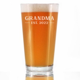 Grandma Est 2022 - New Grandmother Pint Glass Gift for First Time Grandparents - Bold 16 Oz Glasses