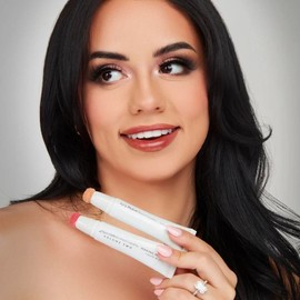 LESDOMAKEUP LIQUID BLUSH & HIGHLIGHT Radiant Flawless