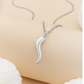 Ardu Jewelry Italian Horn Necklace for Women – Cornicello Charm in Silver – Inspirational Italian Jewelry with Protective Wish