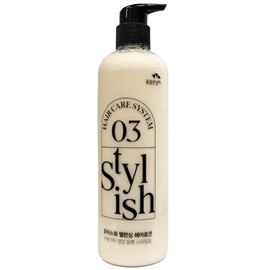 Sun Serum 60ml that is as light as moisture and keeps your skin moisturized like a serum. / 수분처럼 가볍게 세럼처럼 촉촉 지켜주는 선세럼 60ml