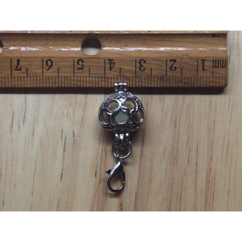 Unbranded 3 pcs Luminous Glowing In The Dark Heart Pendant