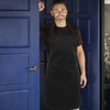 SAFIGLE apron features two spacious pockets, perfect for storing essential