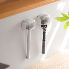 BEZOX Wall Mounted Razor Holder (2-Pack) – Auto-Closing Dust Cover, No-Drill Adhesive Mount Razors Hanger for Shower & Bathroom – Sleek Razor Stand for Men, Safety Razor Organizer with Secure Hooks